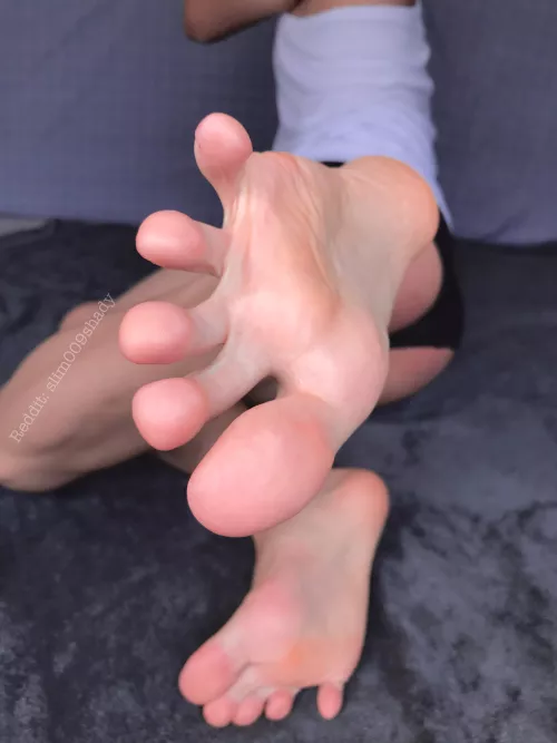 Meoww like my pawss ? 🙃