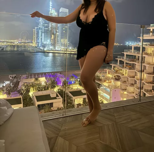 Missing the time when Daddy took me to Dubai ✈️ Habibi the views and people were so warm ! Bit scared I don't get into trouble for being forced to wear such outfits there 🥹