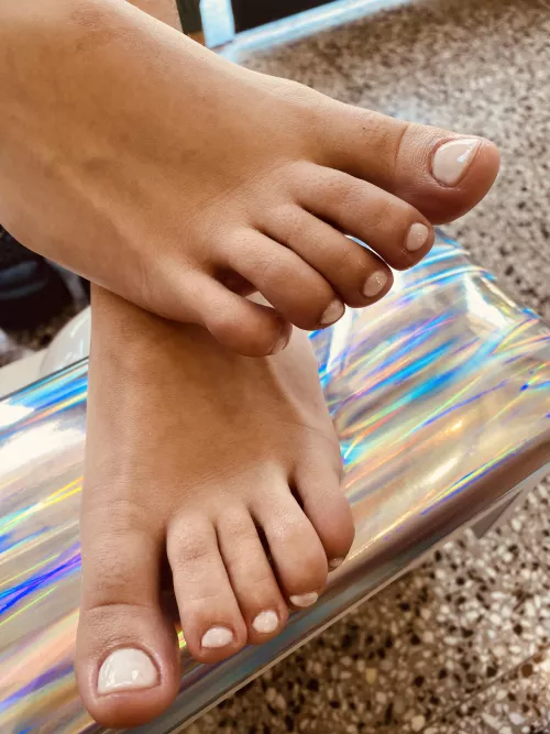 Mommy just went to the pedicure, do you like it?