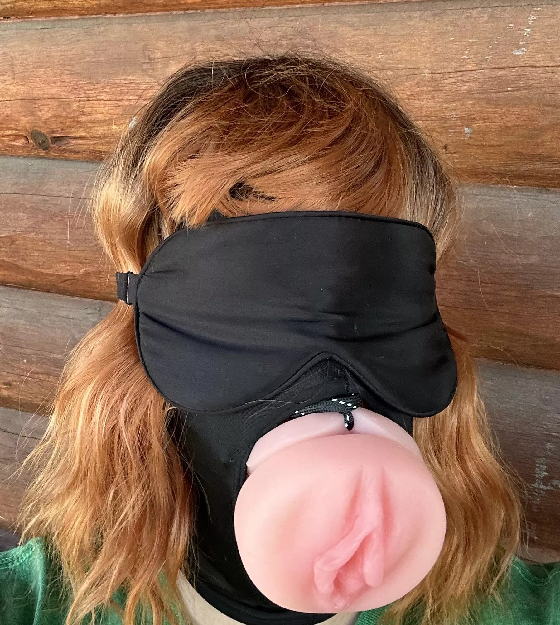 Pussy mouth is hungry. 920