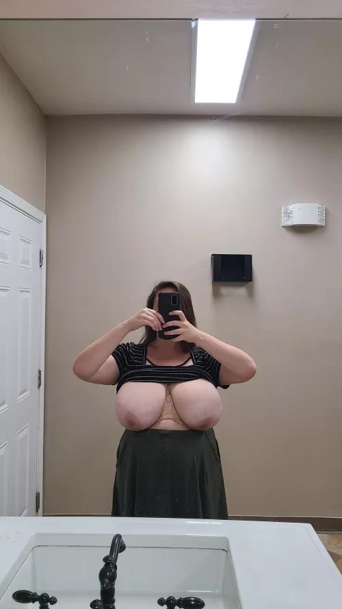 Quick bathroom selfie!