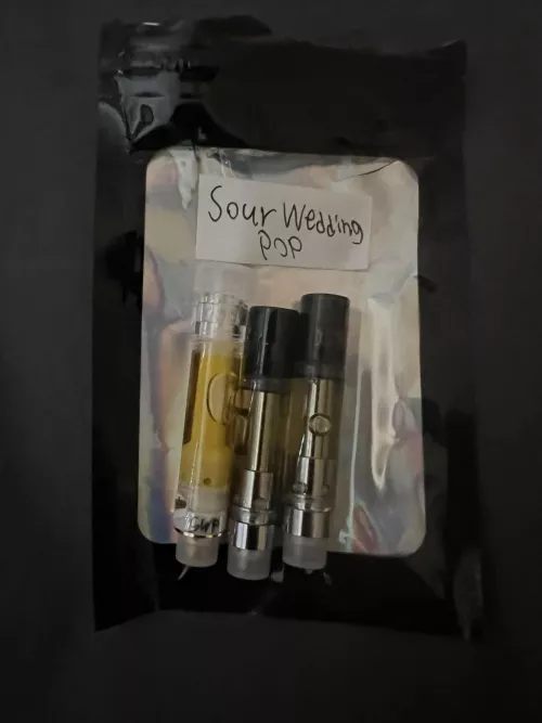 Snagged some cannacrunchers HTFSE thca distillate and made carts with some sour wedding pop hte. Smacks pretty hard