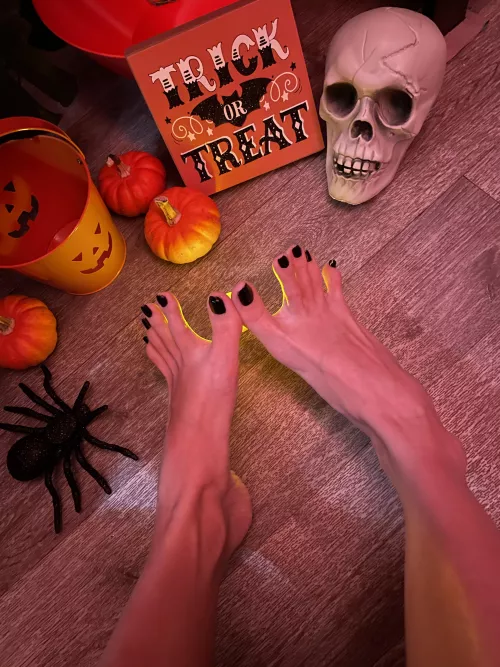 Trick or Treat Smell my Feet! 🎃