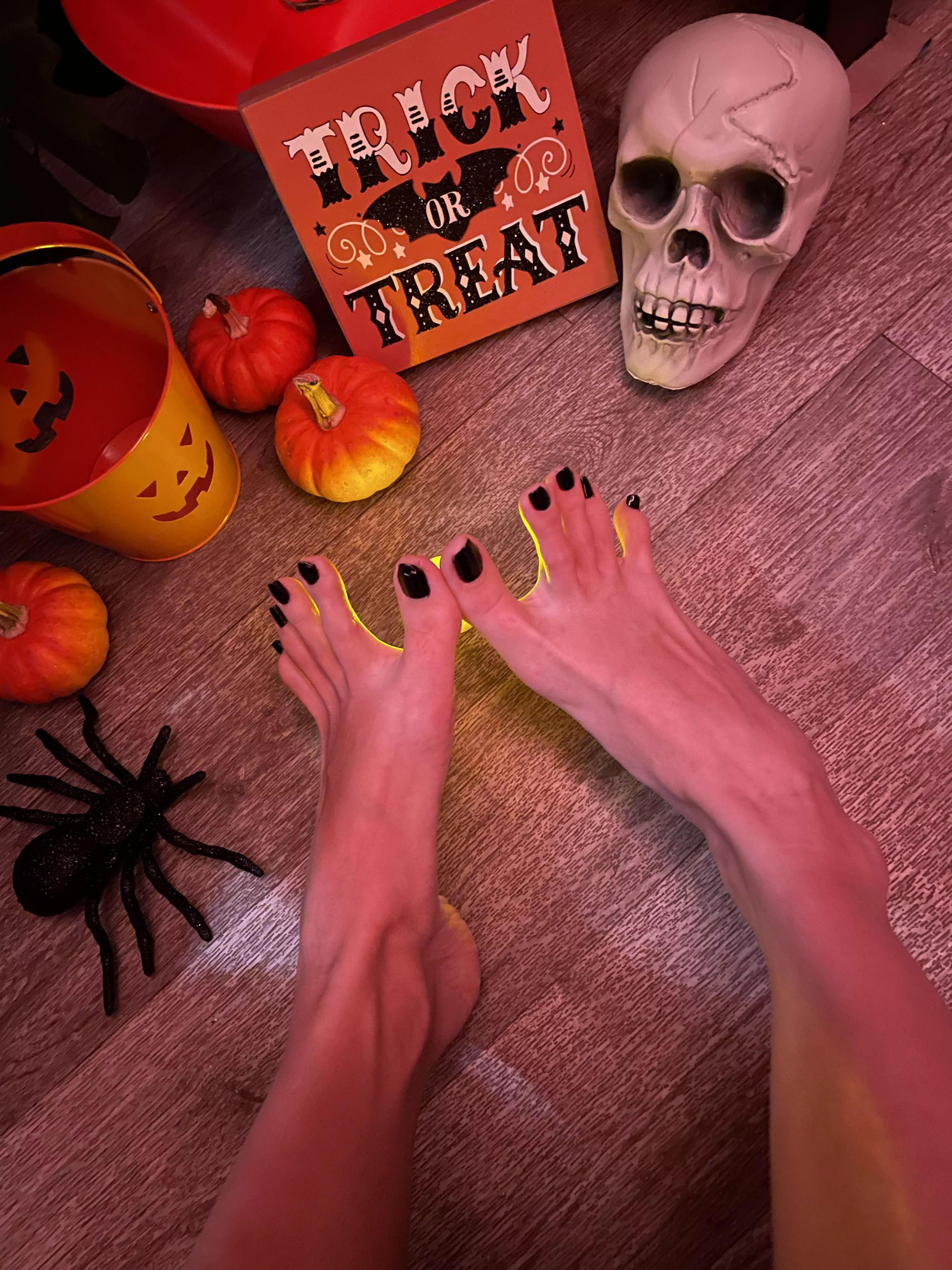 Trick or Treat Smell my Feet! 🎃