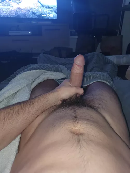 24 (M) any (F) looking to get fucked tonight?