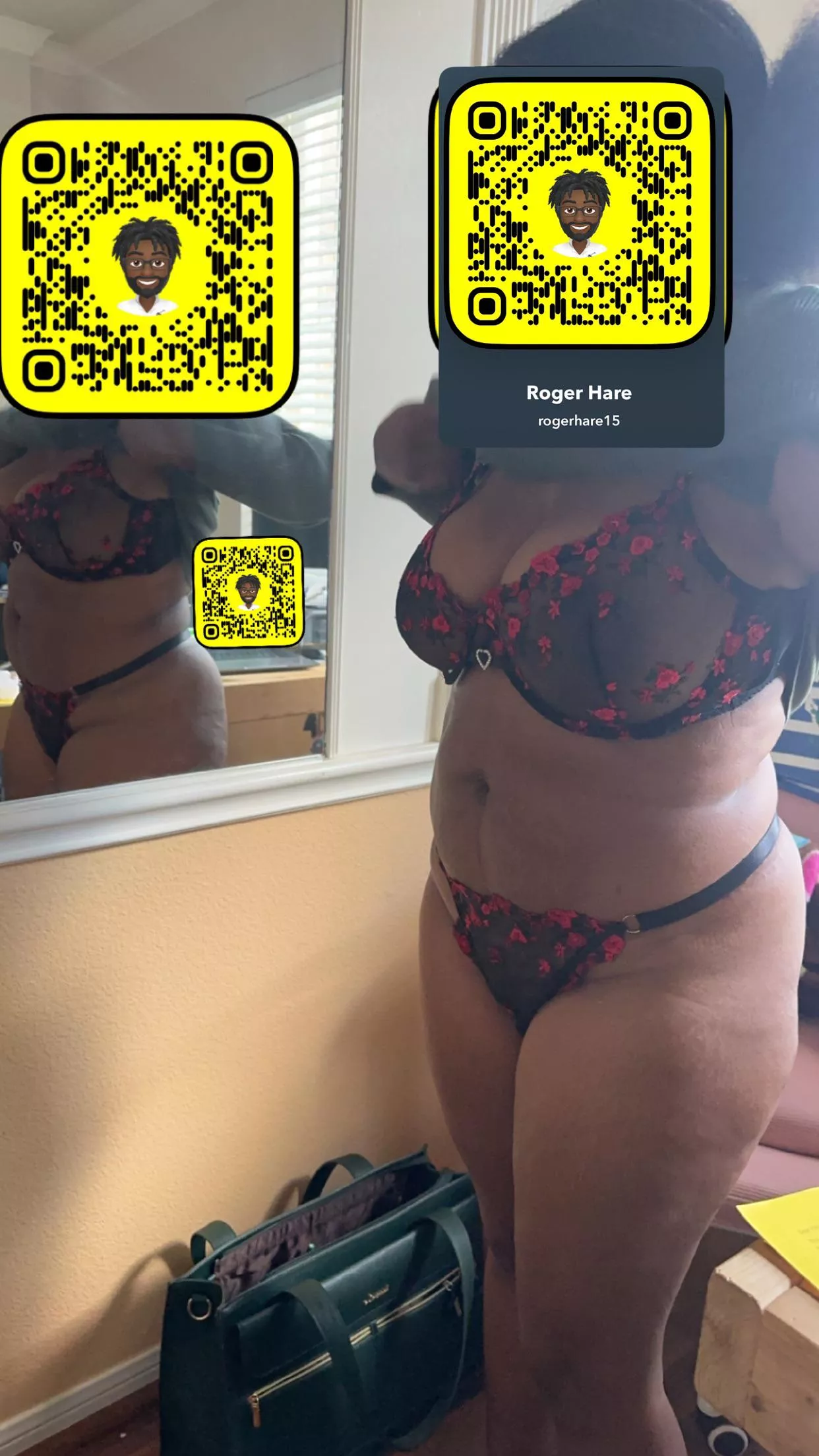 35F/40M looking for other couples to hang with in and out the bedroom 