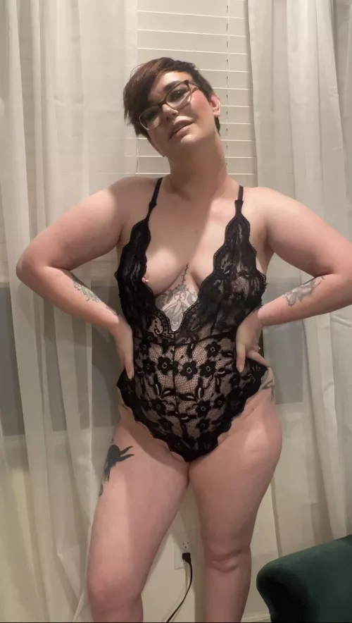 Brunette in black lace