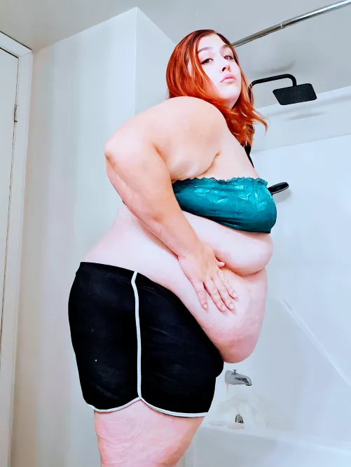 Cute belly, growing belly, come feed to make it happy! 🥰