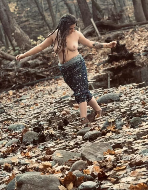 Happy Halloween my loves ♥️🎃 (don’t) stay out of trouble! 