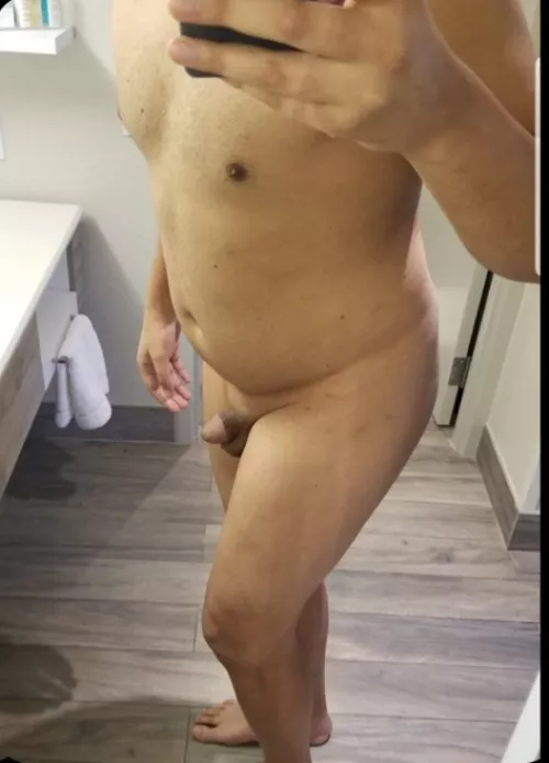 Hung M4F any females want to get dicked down by a real man? Maybe snort some lines off of my cock? Hmu