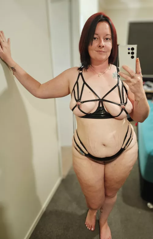 I make customs and do video calls