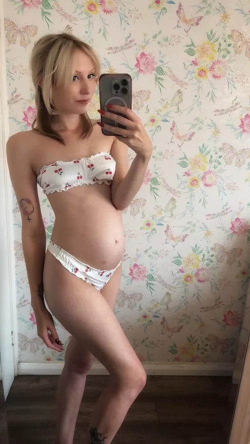 Little mirror selfie 