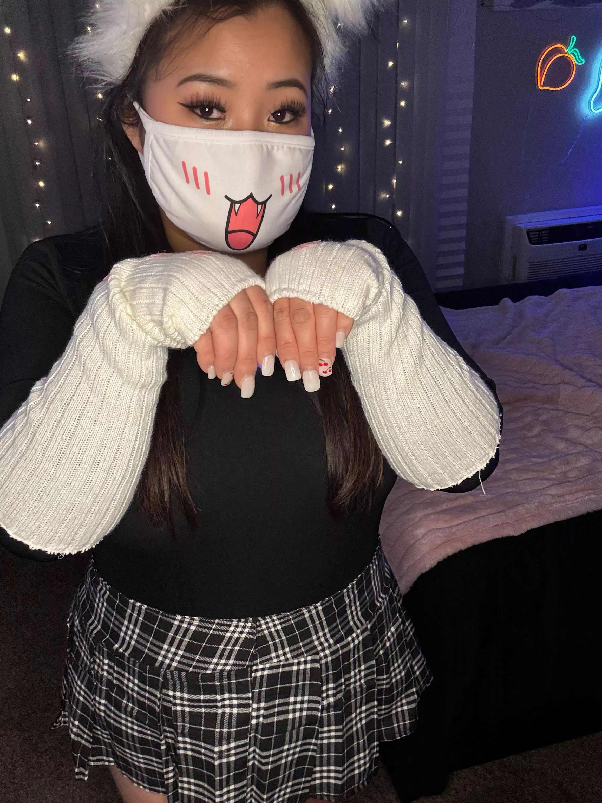 Nerdy girls need attention too