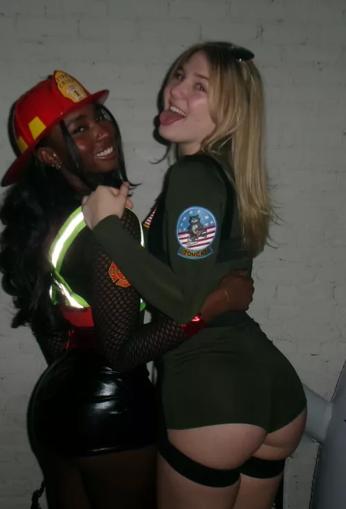 Slim thicc blonde baddie