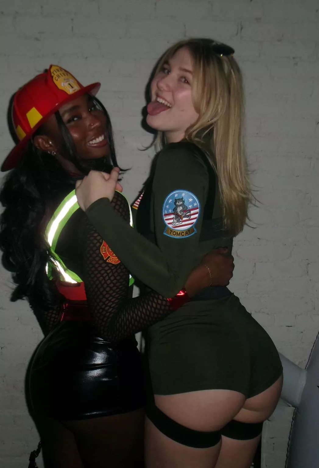 Slim thicc blonde baddie