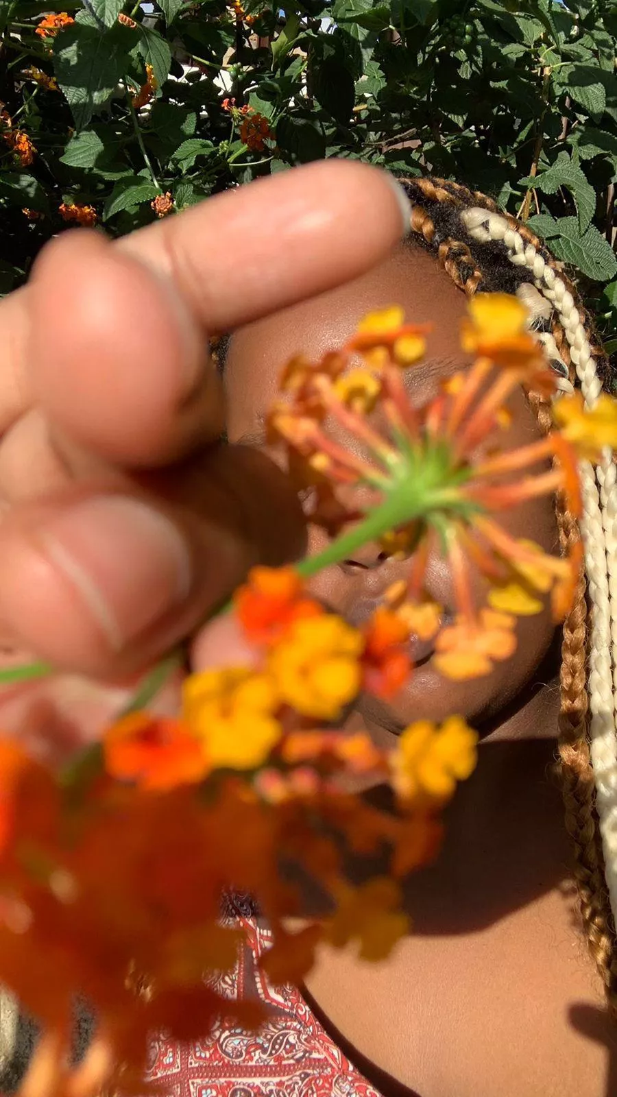 Spoil me and buy me flowers 🌼