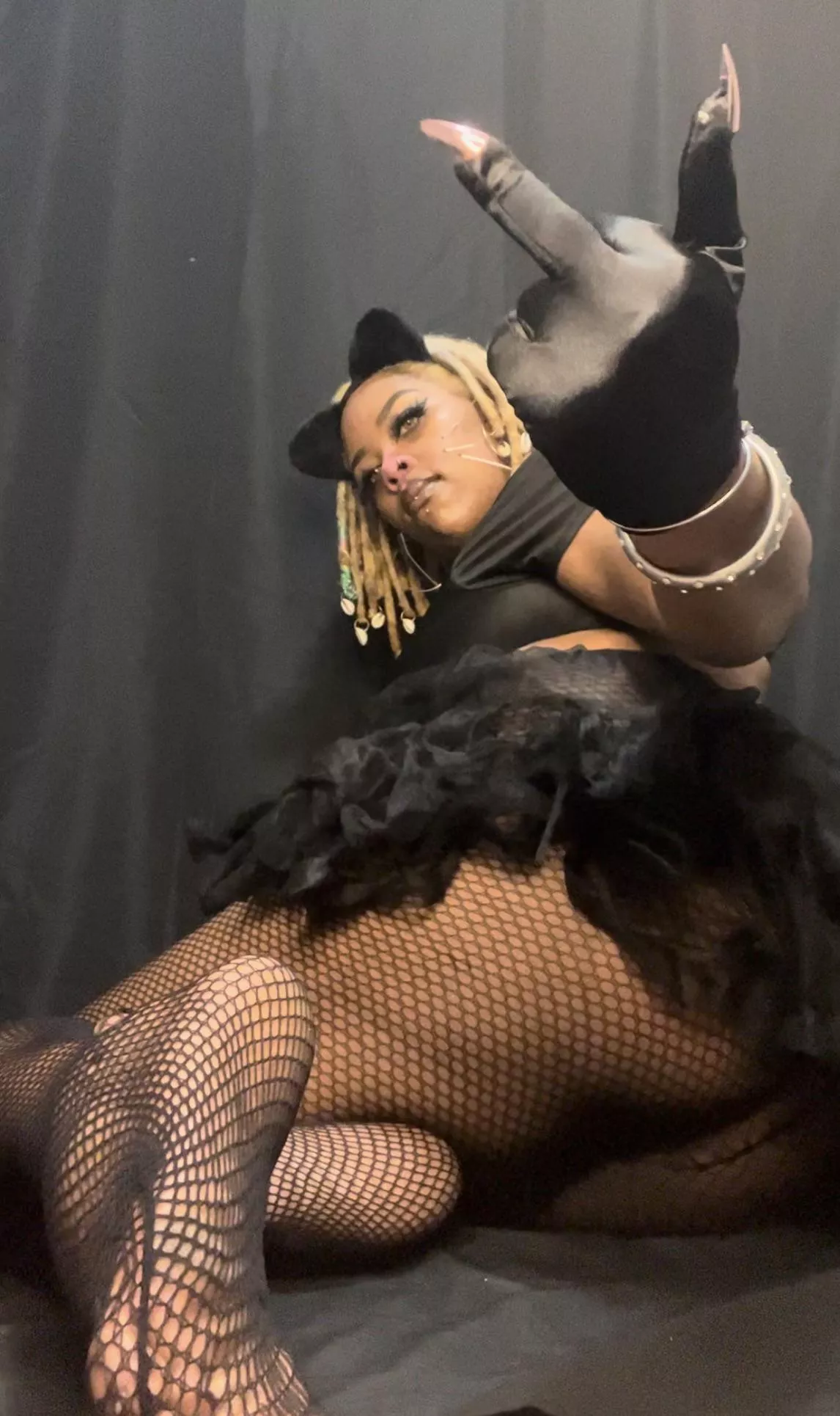 Suck my kitty claws loser 🐾