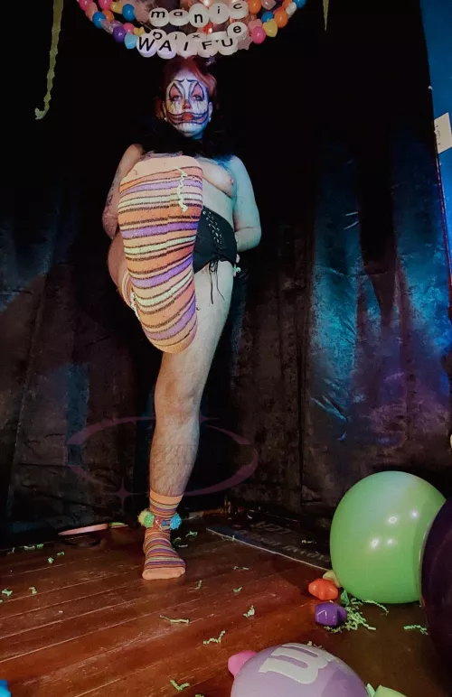 trick-r-treat smell my feet...i've gotten some sweet clussy for you to eat 🍭💦