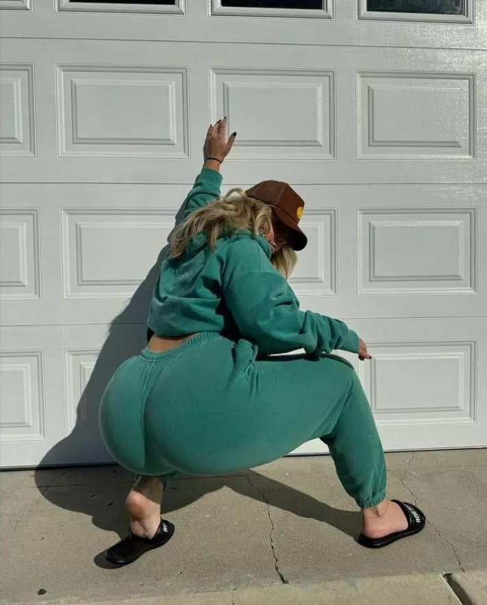 What would you do if you came home to me like this?👅⚜️ I'm available for [Videocall] [sext] [vids] [pics] [custom] [gfe] [joi] ❤️‍🔥 Fetish friendly ✨👻Snap: Amandoms