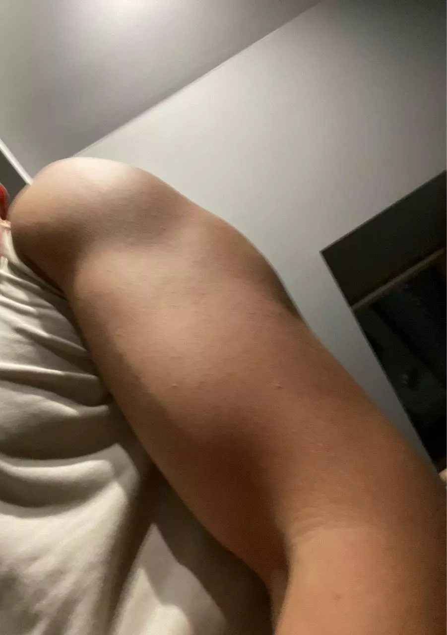 18m average biceps 