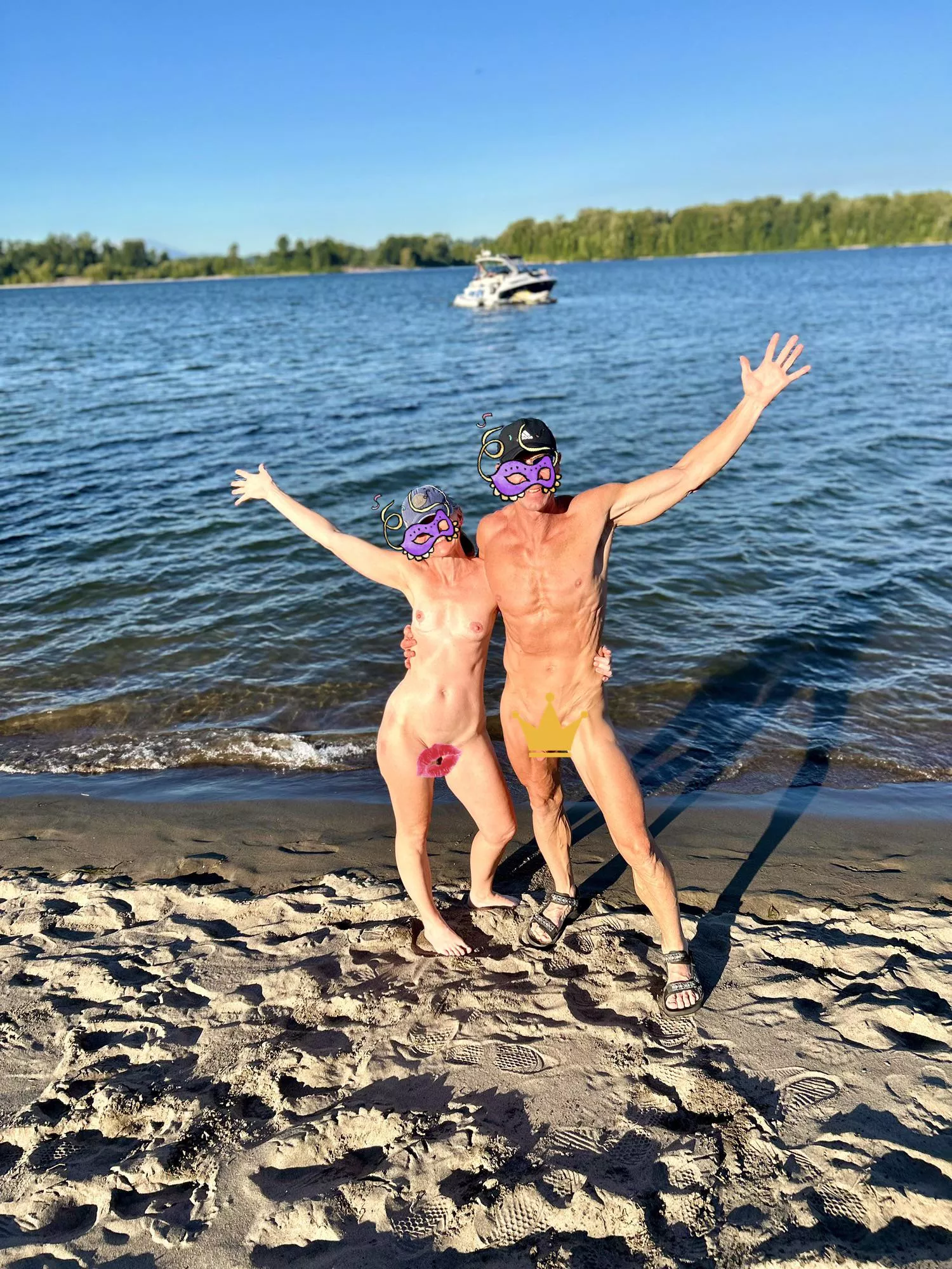 5-12 Nov Fit Couple Looking…