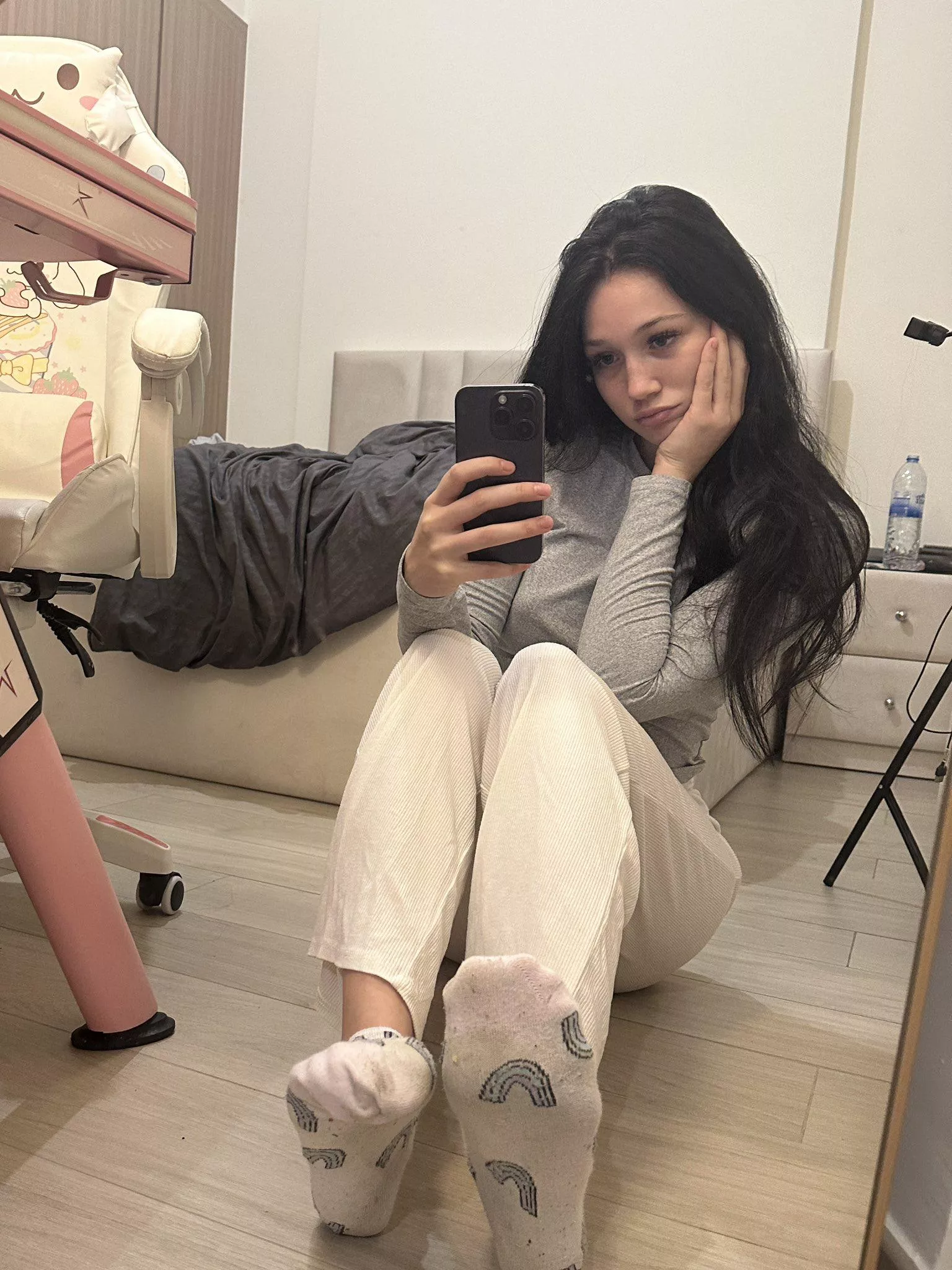 and you are relapsing for my dirty socks and cute feet 😃
