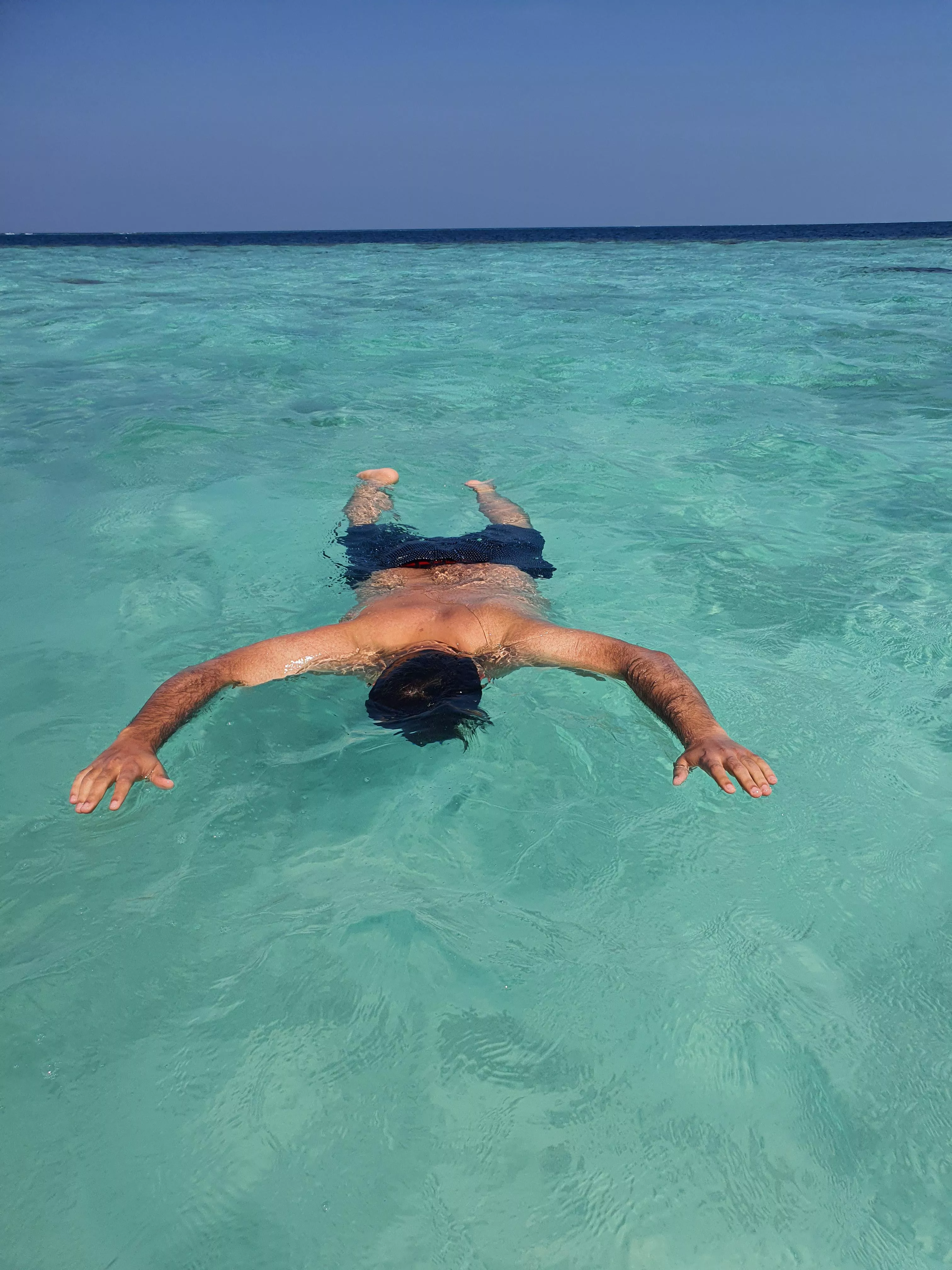 Anybody up for a hookup today? Have a hotel booked in noida (NOT OYO) love eating ass. 