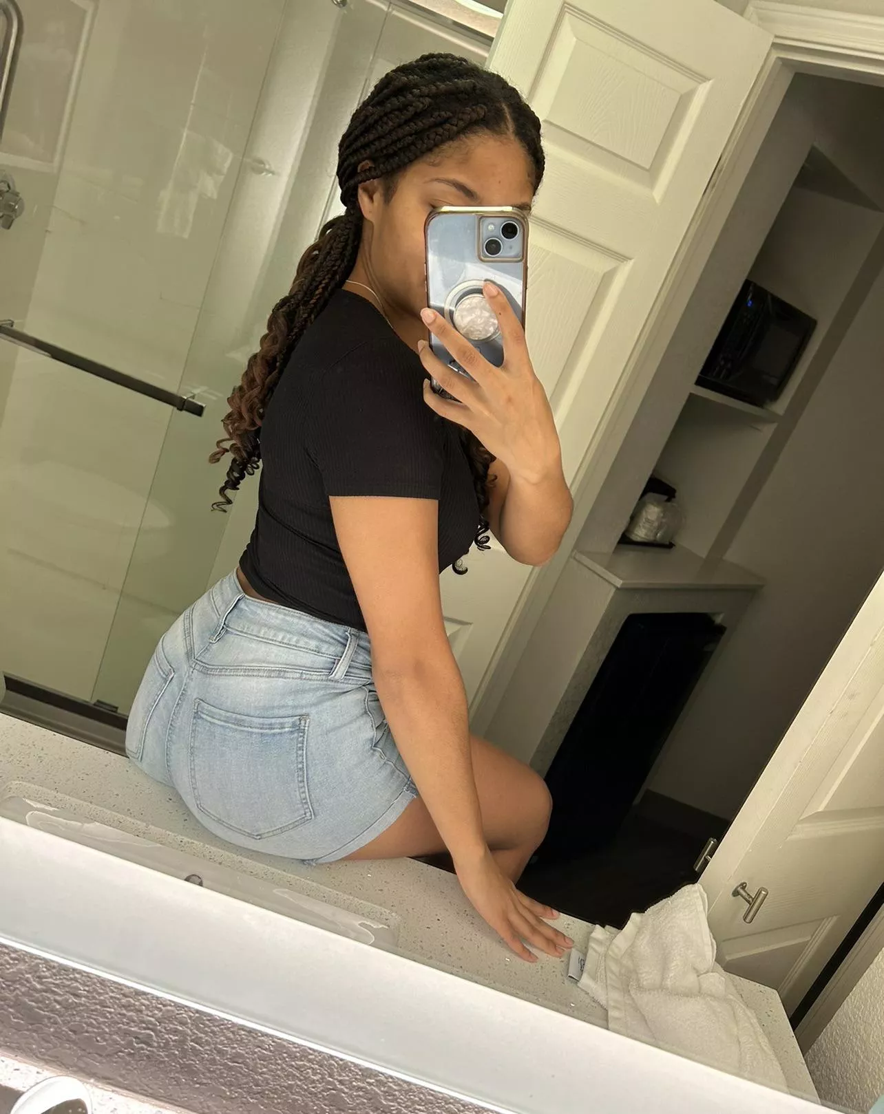 Anyone want to hang out tonight? 