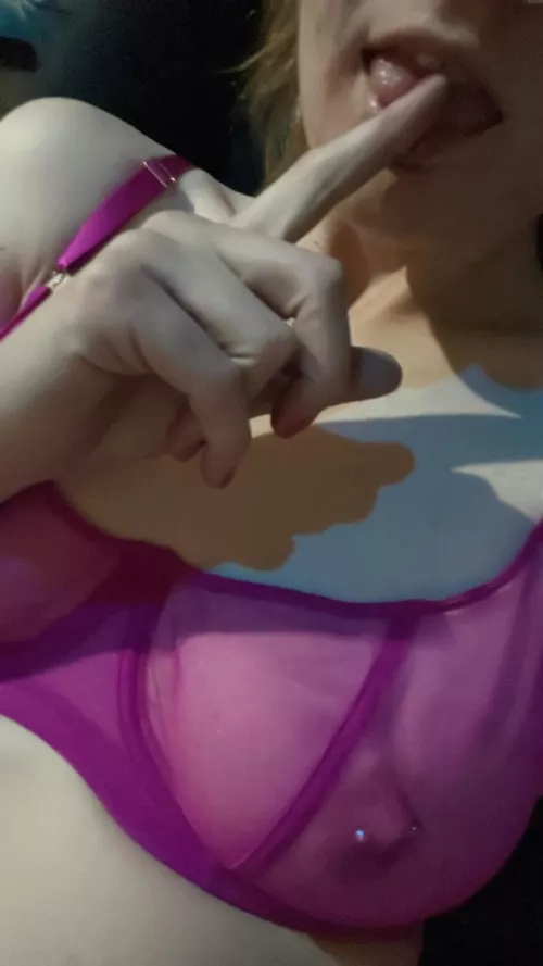 Can I be your lil secret hehe 