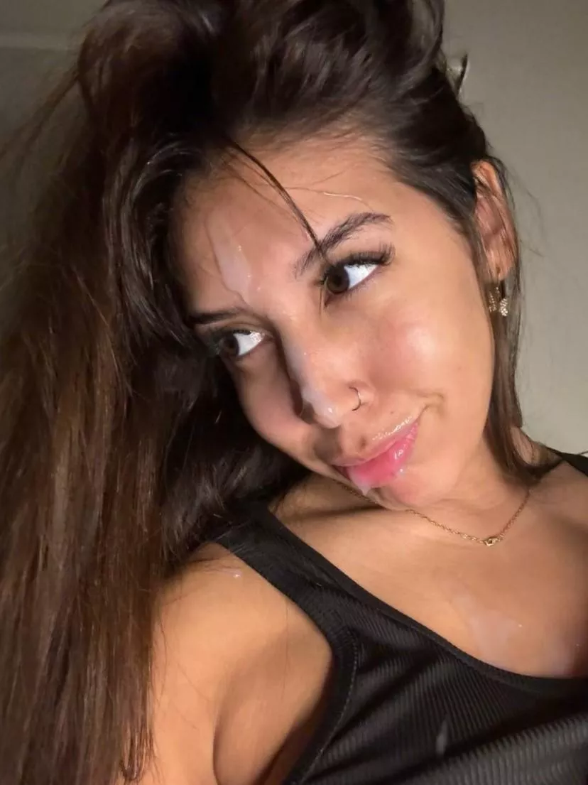 Cum on my face suits me  F4M
 