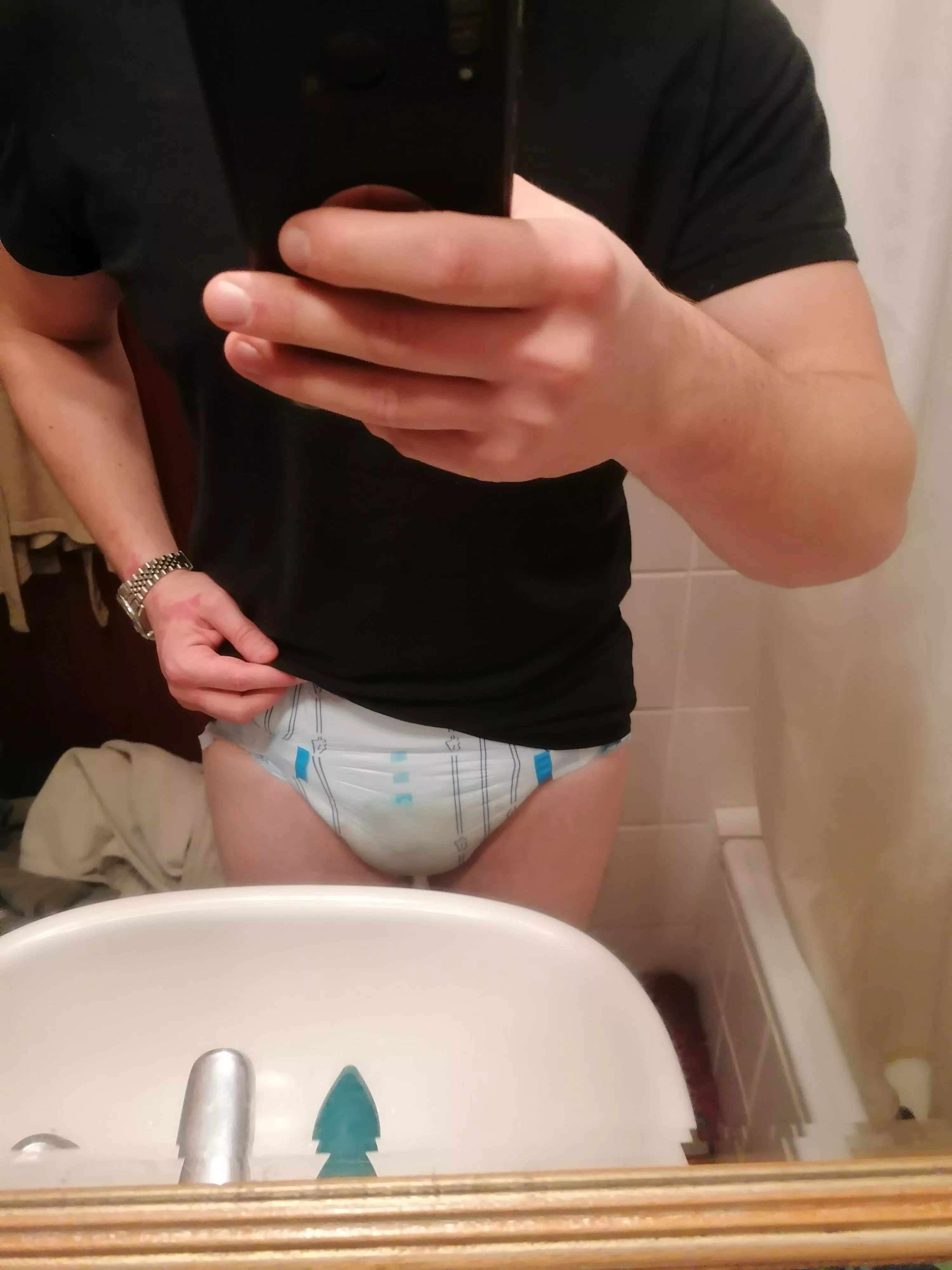 Do you go out in a slightly wet diaper or do you always change before leaving home? (I'm just doing some errands) 