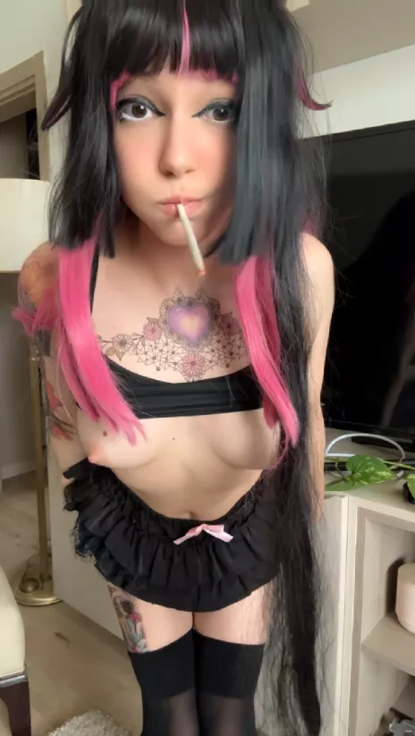 do you want to smoke a big fat J with me uWu 
