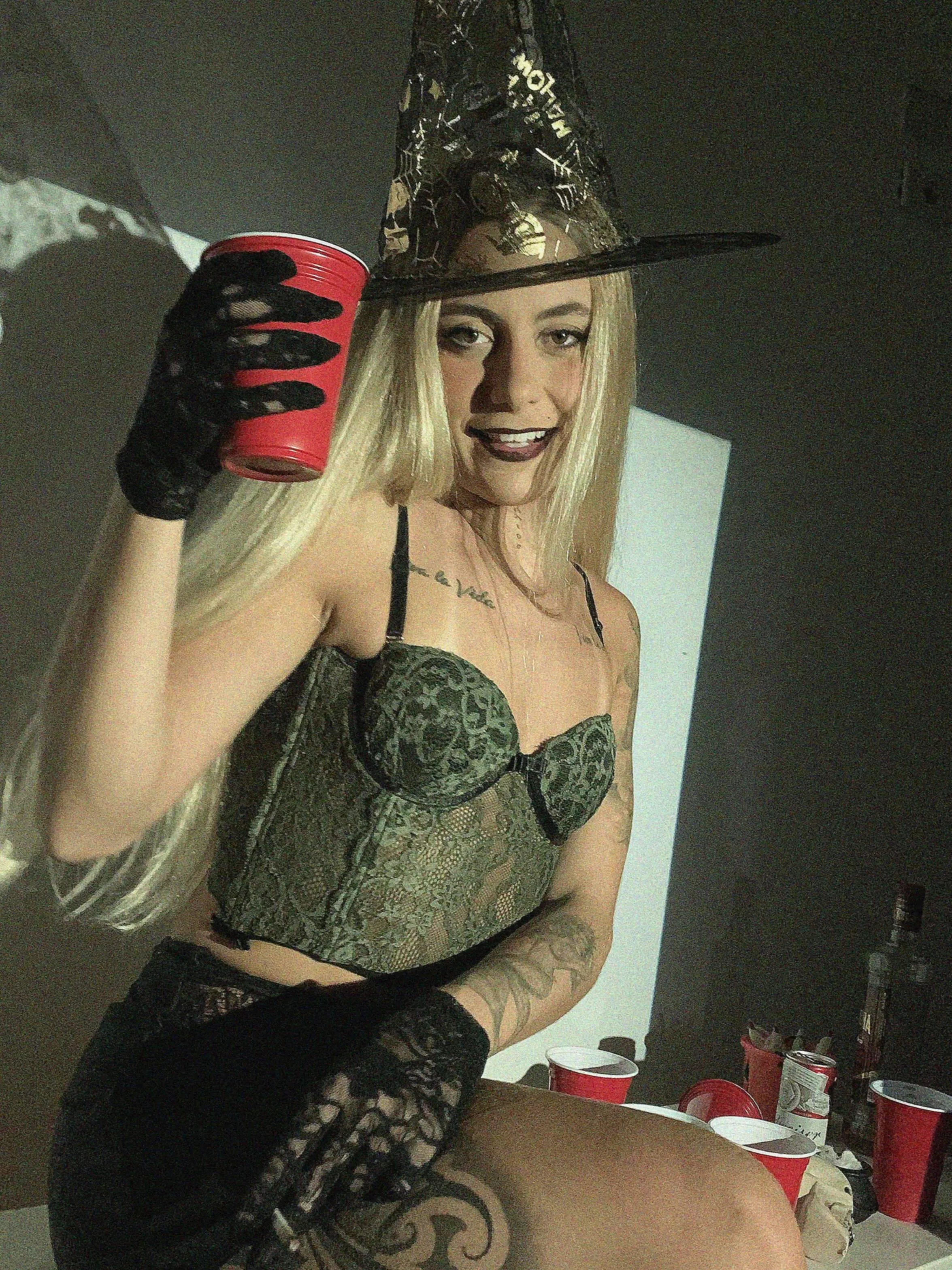 F21 On a quest to find the wizard's veiny wand 