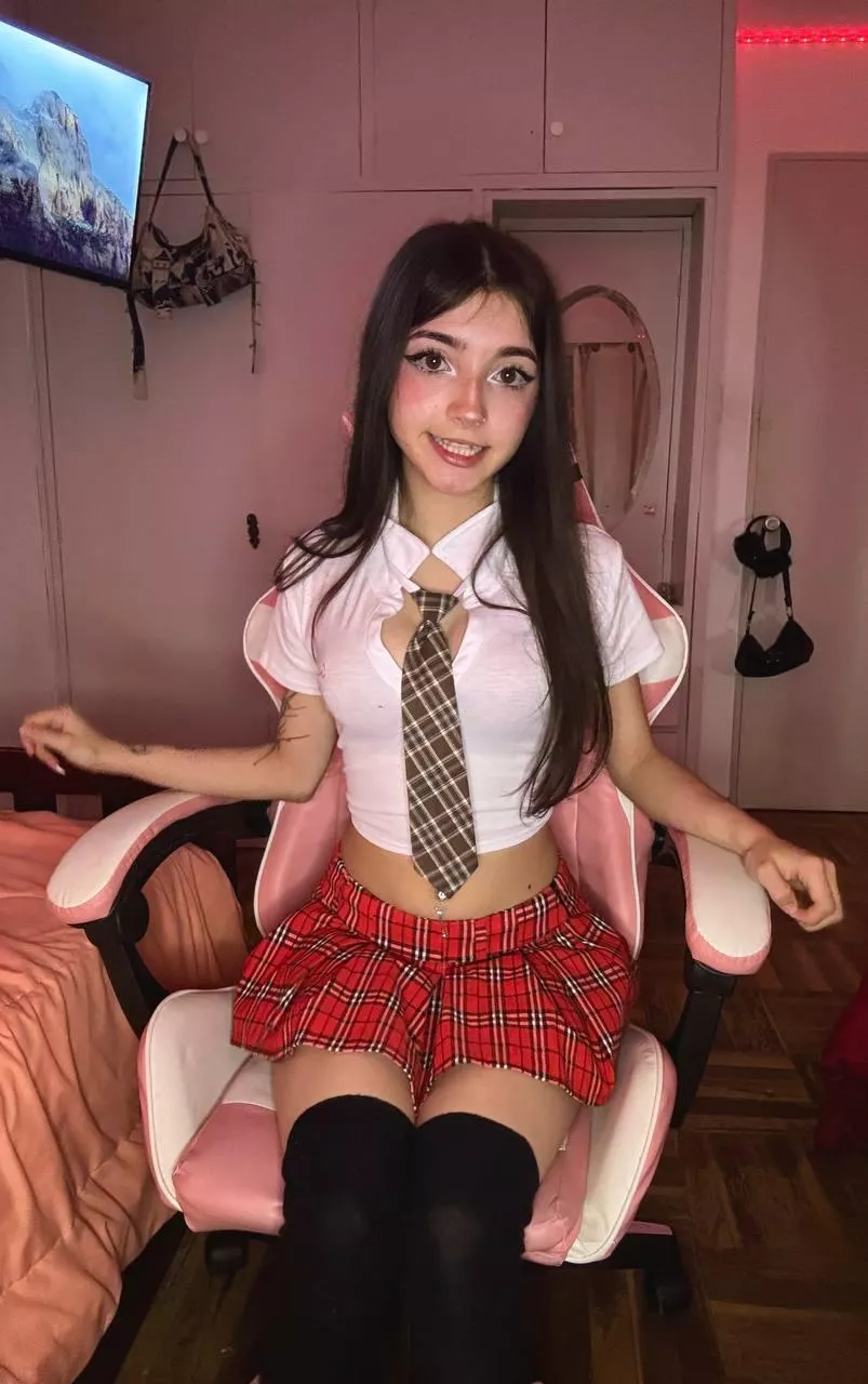 Feel my tightness
Devour me