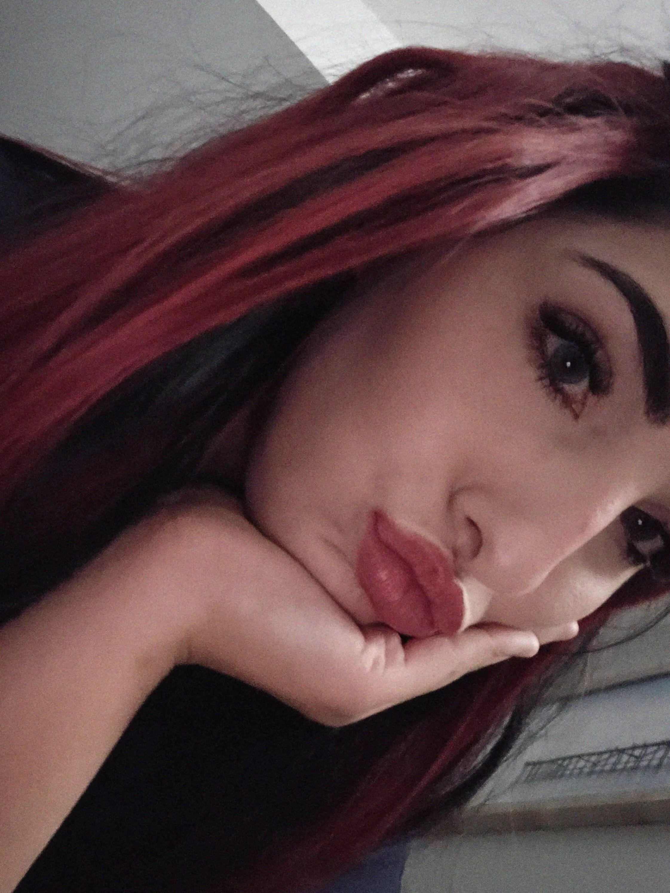 feeling restless and alone. who’s around for a low key conversation???