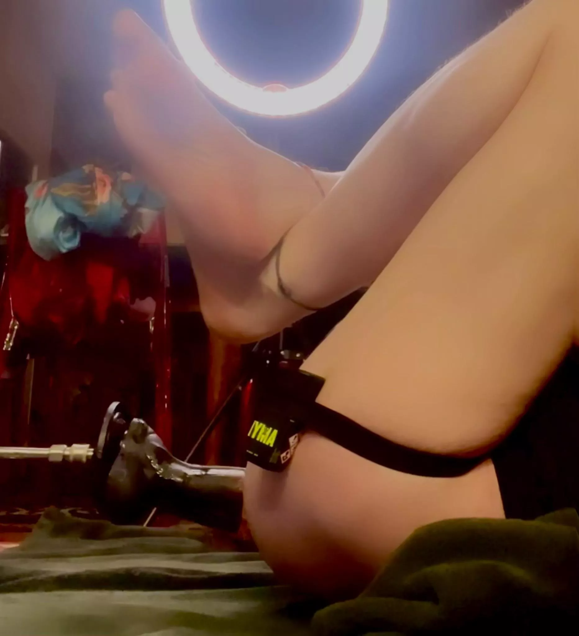 Fucked by machine 👅🍆