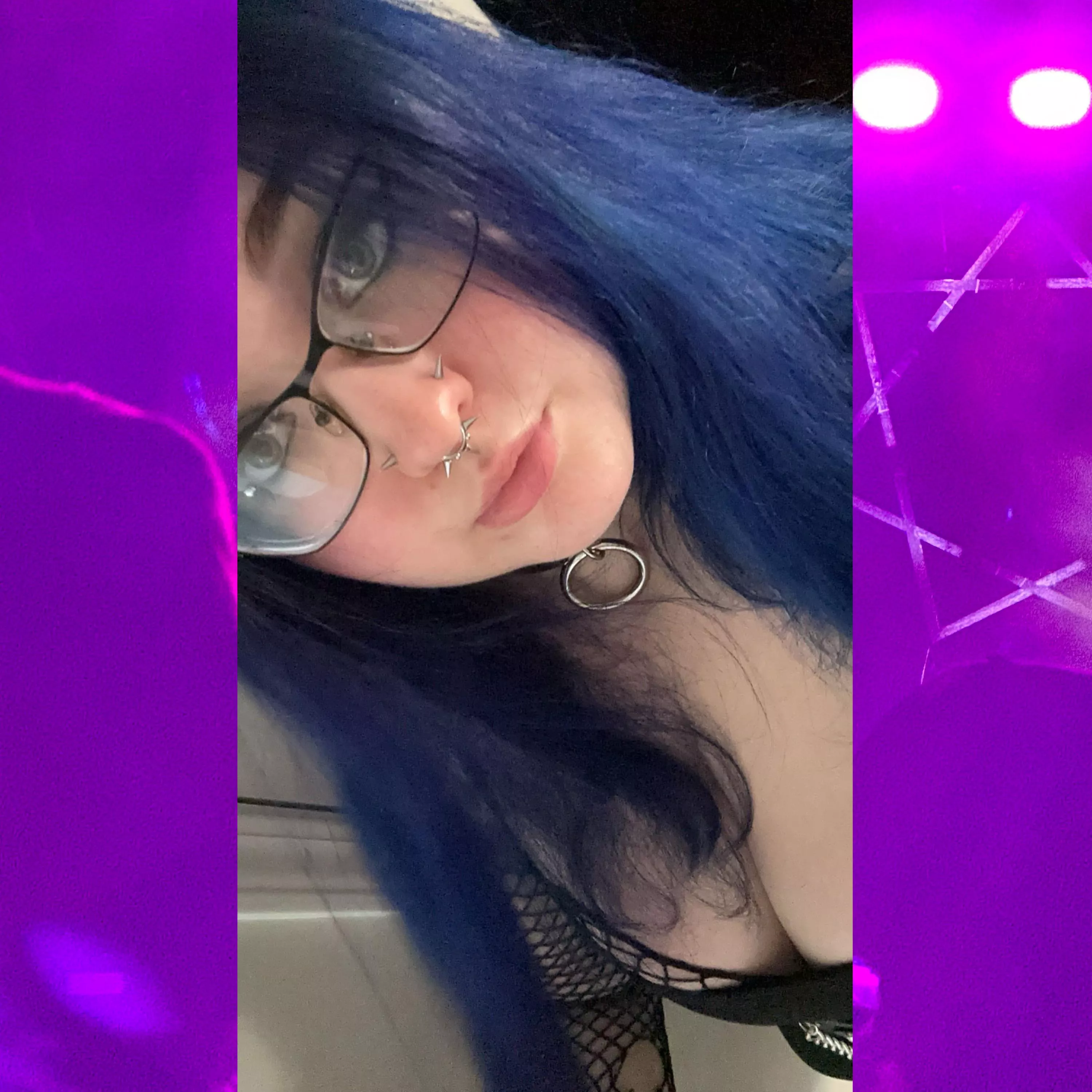 goth girls have more fun! ;)