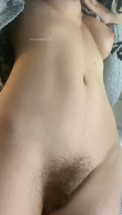 hairy goth pussy for you to worship :)
