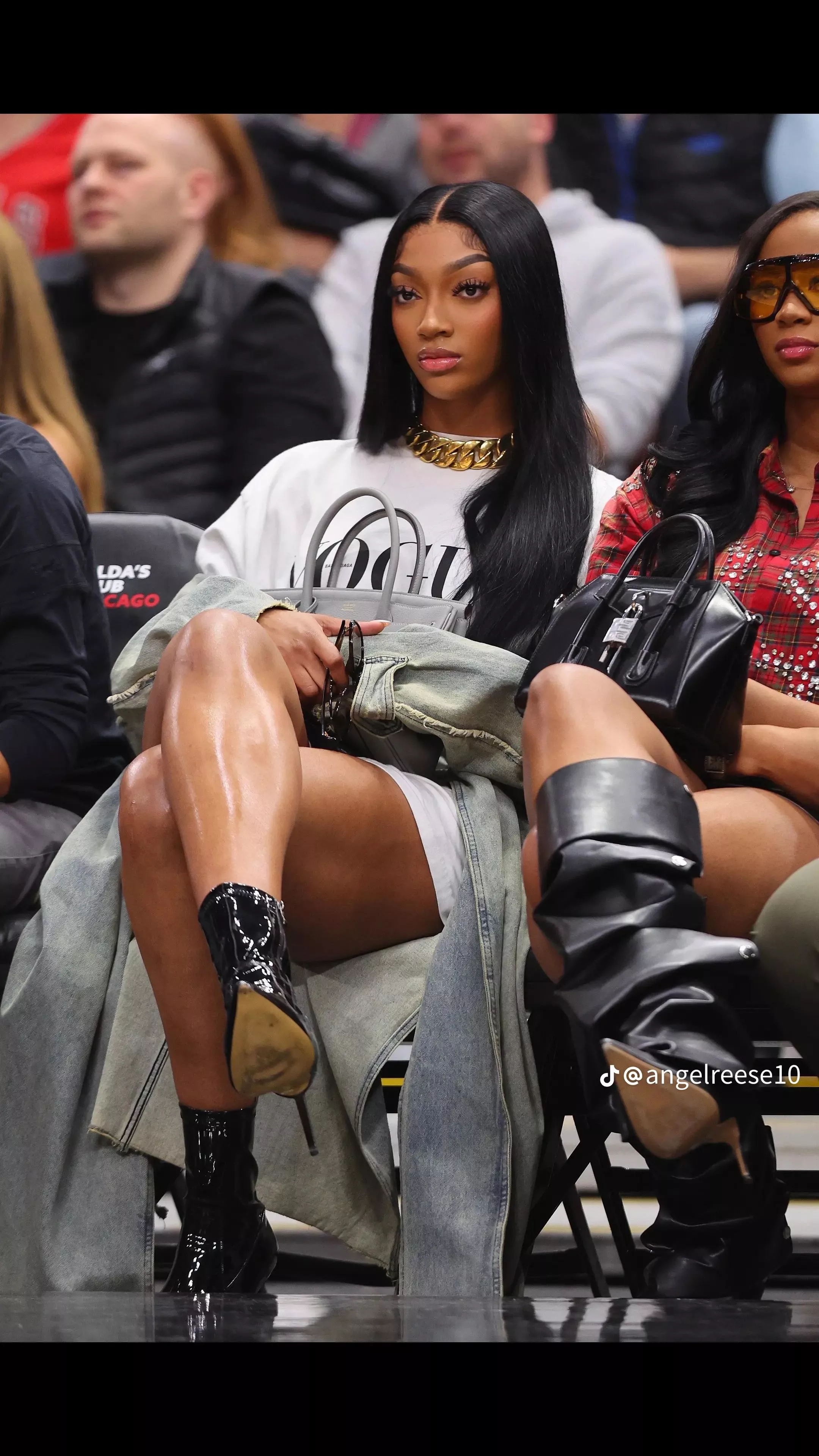 Her legs are next level 😍🤤