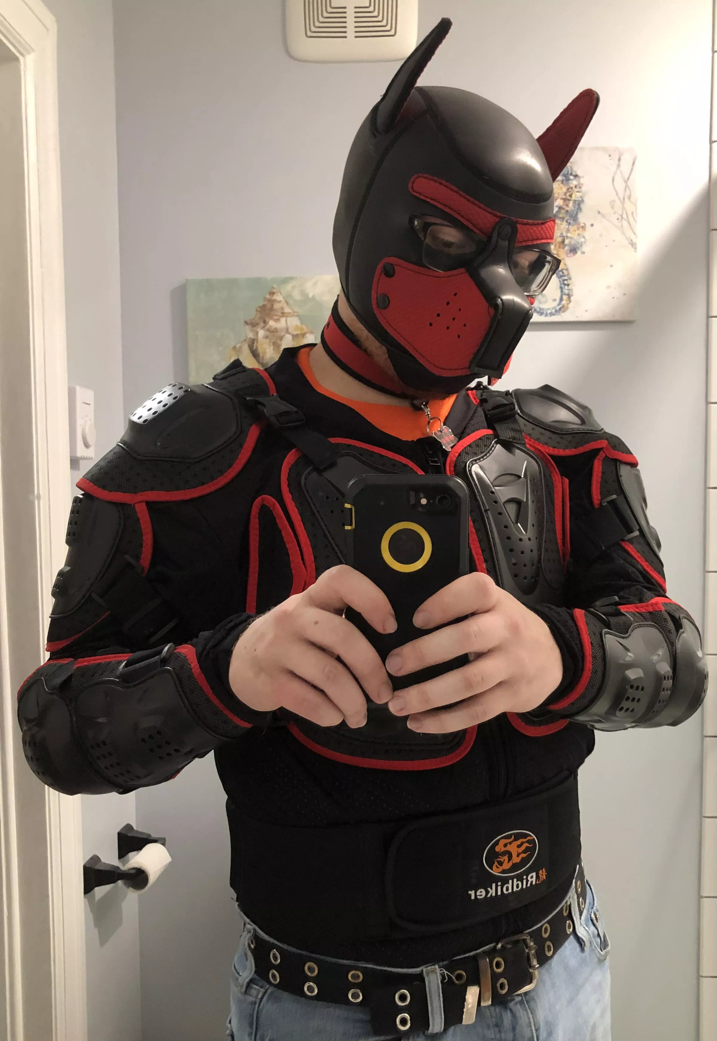 Hey guys! Newbie pup here dropping in to say hi and Happy Halloween!