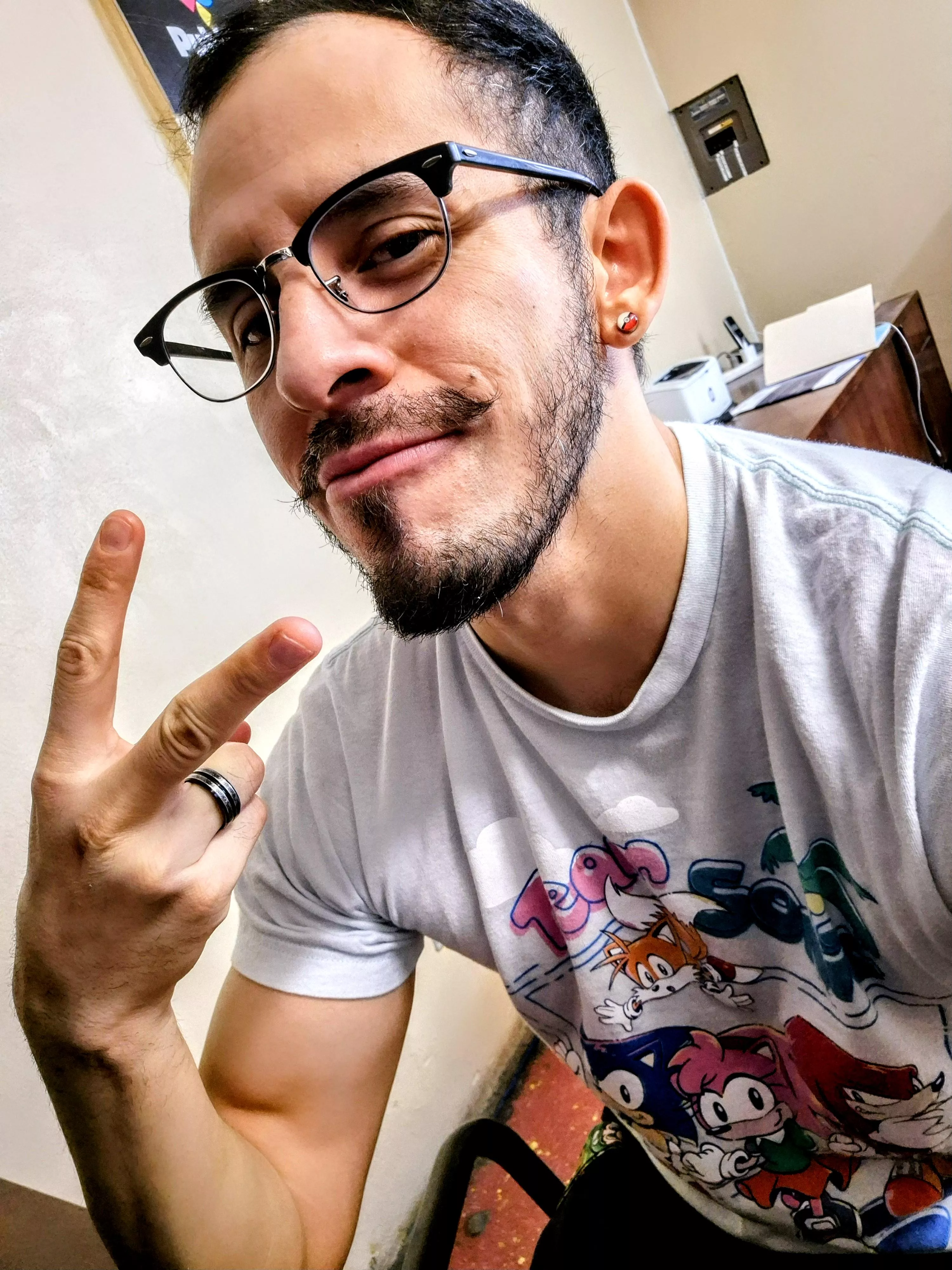Hi everyone have a great day 😀 // top Gaymer gymrat geek here (38)