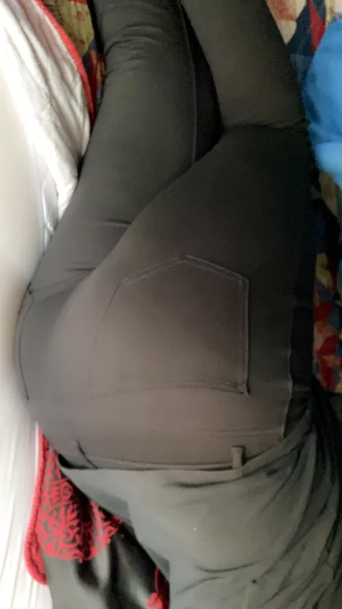 How do I look in skinny jeans darling :3