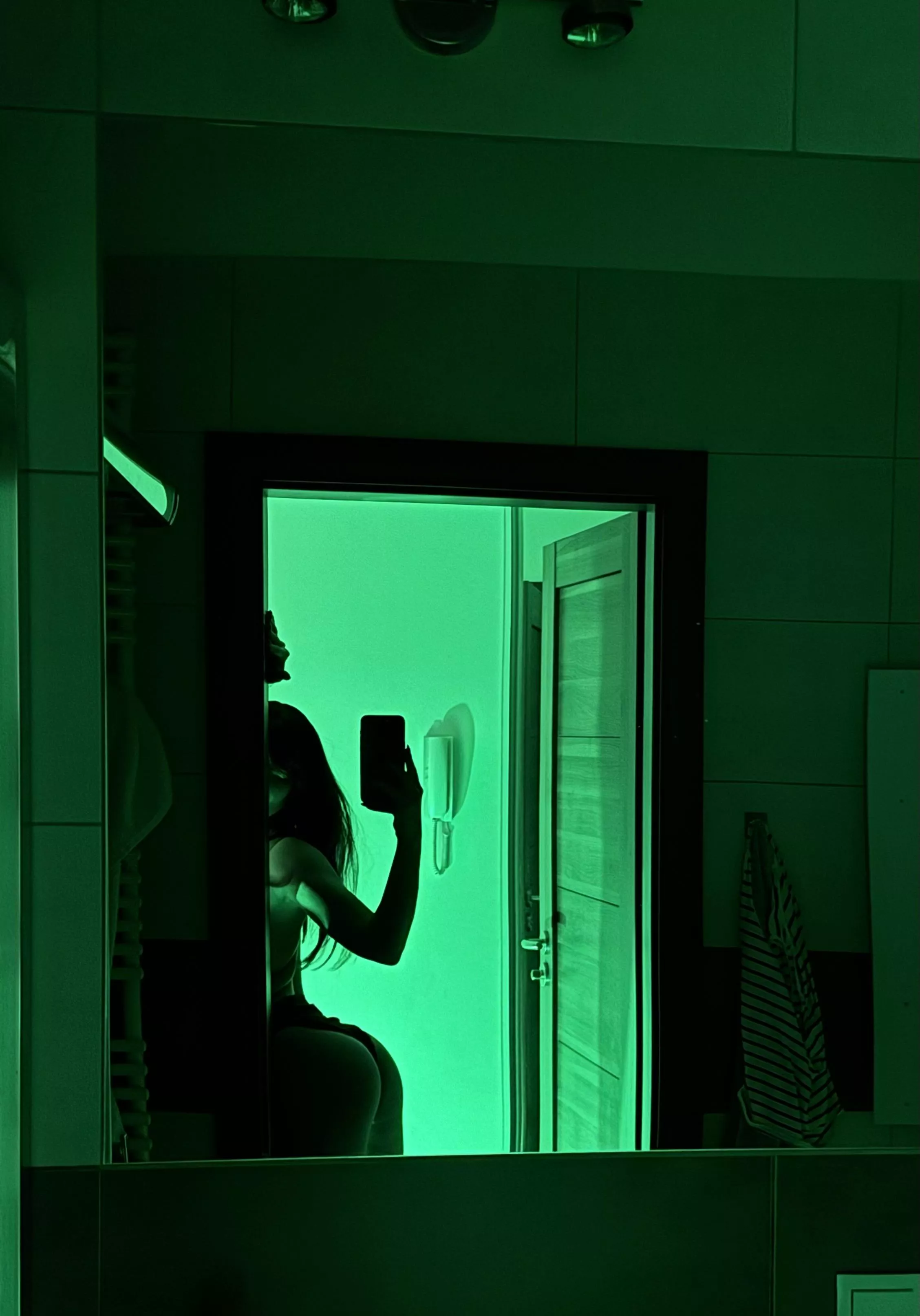 Ich hoffe du kannst mir auch im dunkeln den Arsch versohlen ;) 