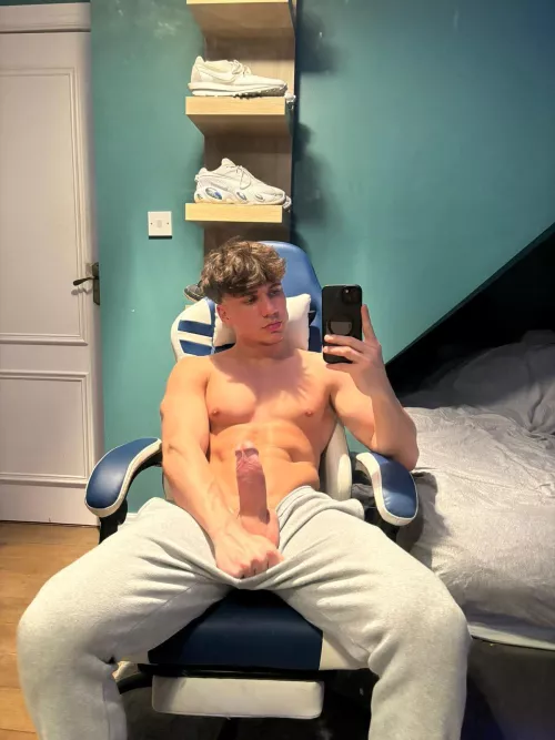 I’ll wait for you in my room😈