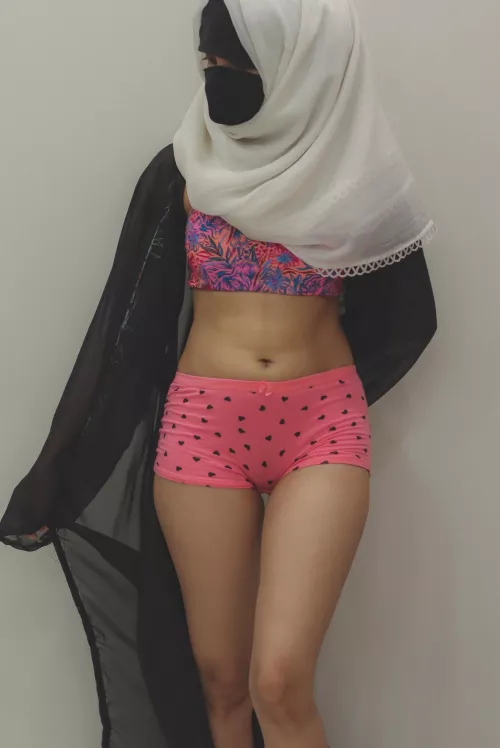 i'm 18 and still a virgin but i don't know how much longer i can hold out