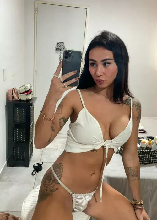 I’m here to make sure you never forget my name 💋