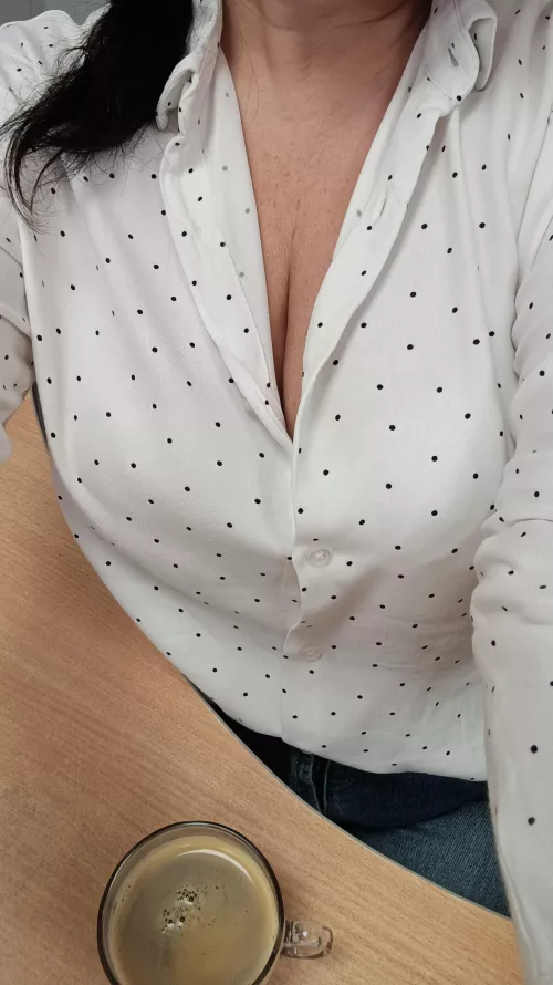 I'm sitting, drinking coffee, analyzing. Autumn is in my cup, winter is in my plans, spring is in my body, but my soul, as always, lacked summer