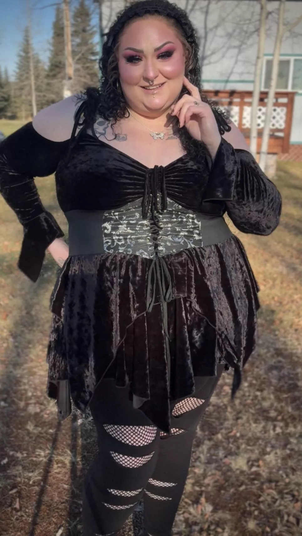 I’m so hot, how come I don’t get much love on here 😭