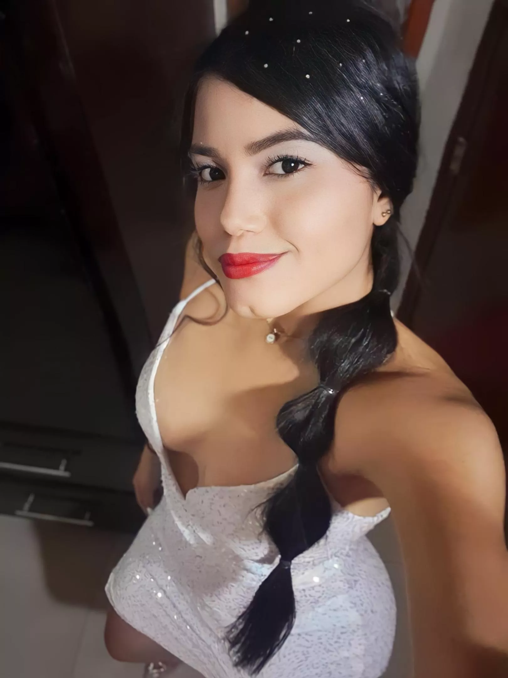 Imagine the length of my hair, would you use it as a fetish? Telegram @laup18