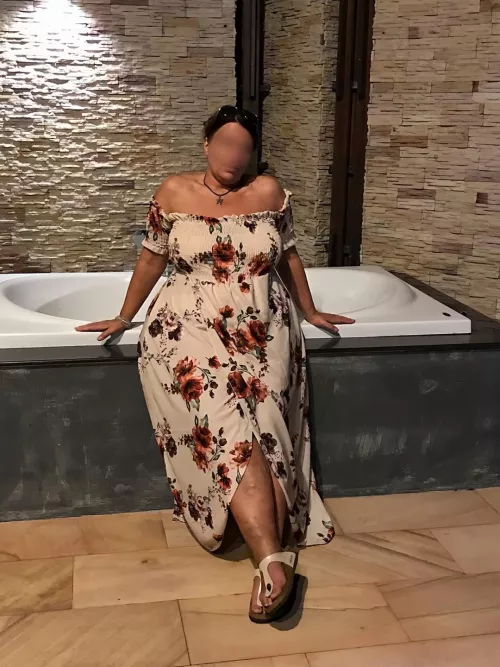 It was on a hot summer evening… 😘